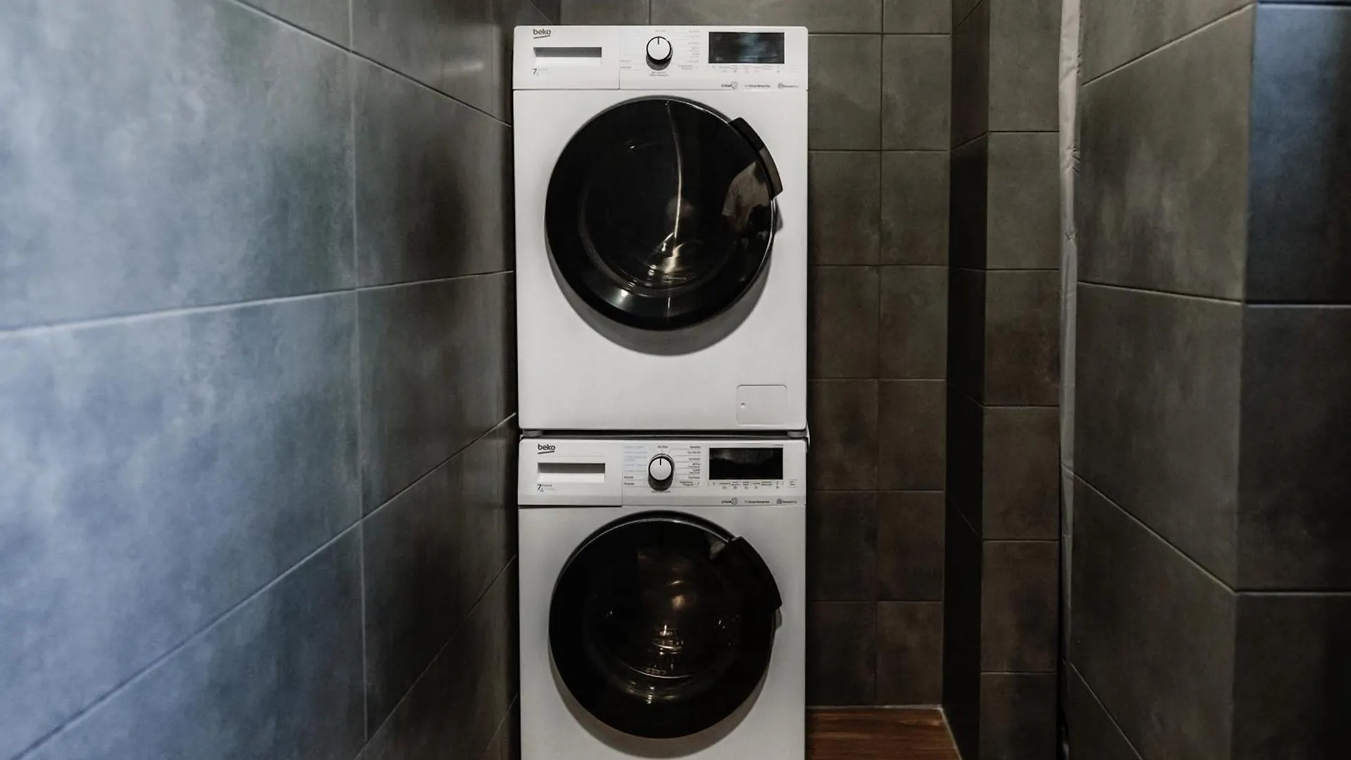 Nesvit Capsule Hotel Kiev