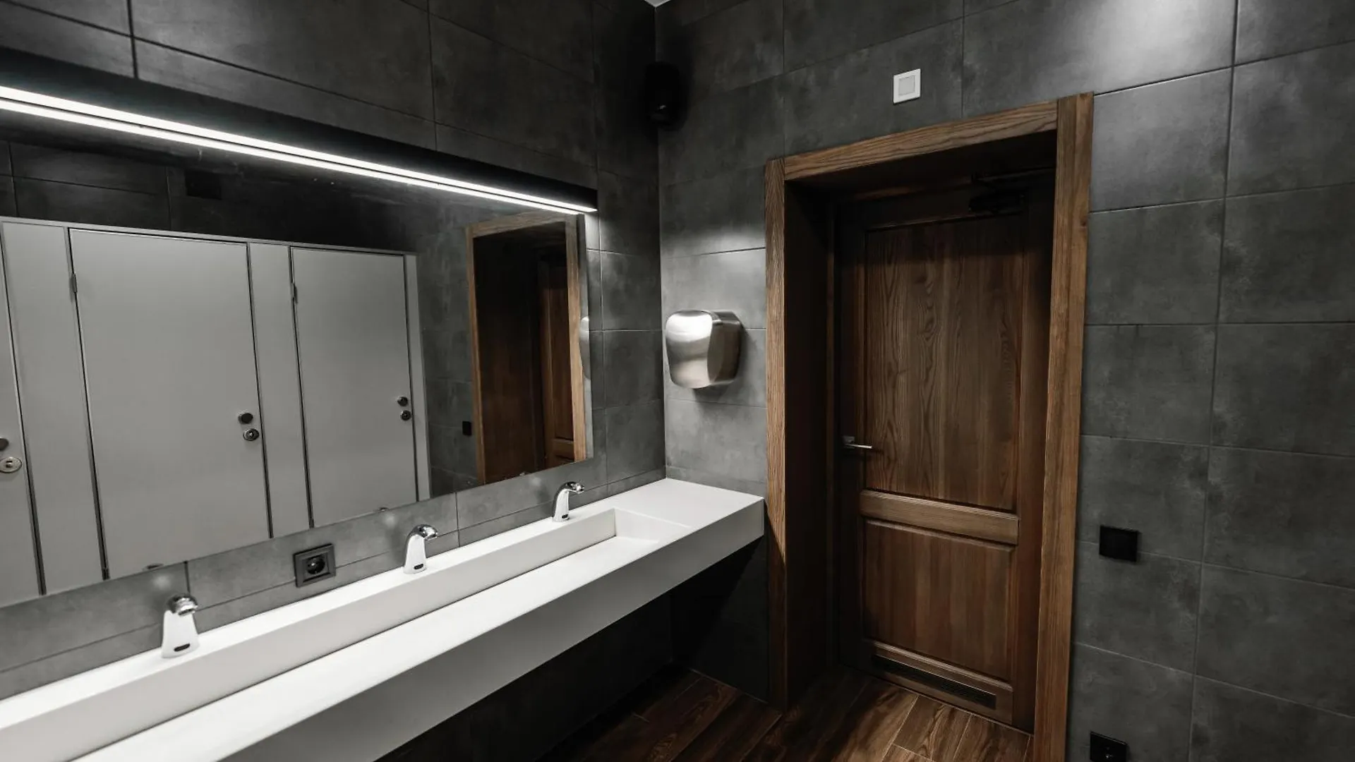 Nesvit Capsule Hotel Kiev
